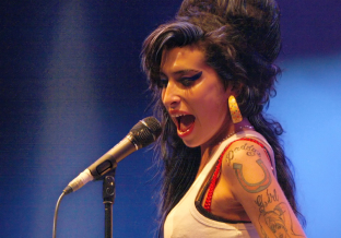 Thema des Monats: Die viel zu jung verstorbene Pop- und Soullegende Amy Winehouse wäre in diesem Monat 40 geworden – ihr Horoskop zeugt von der subtilen Kraft Neptuns 
